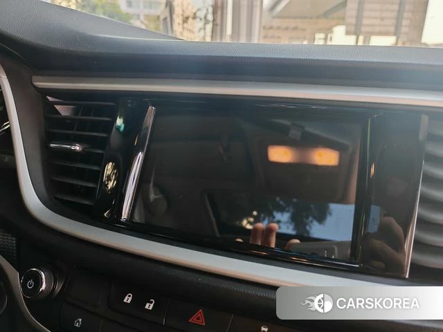 Buick Yinglang 2023 Белый из Китая, фото 5
