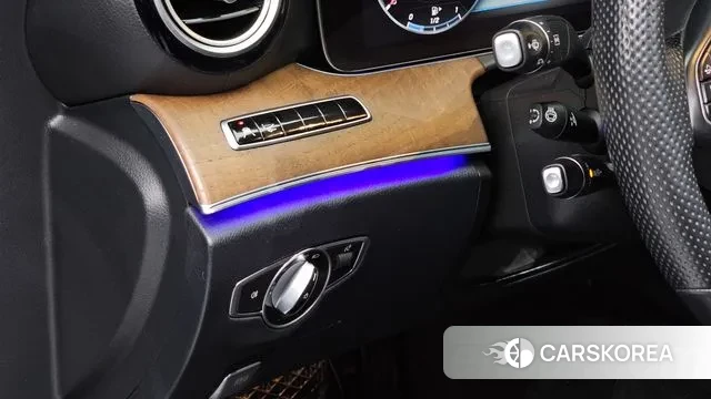 Mercedes-Benz E-Class W213 2018 Черный из Кореи, фото 5