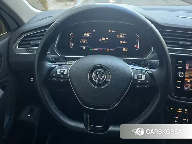 Volkswagen Tiguan second Generation 2020 Белый из Кореи, фото 5