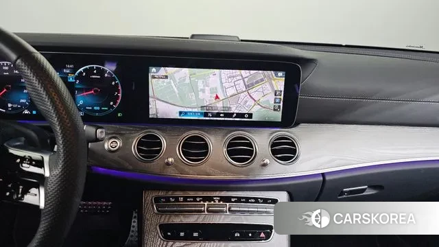 Mercedes-Benz E-Class W213 2023 Белый из Кореи, фото 5