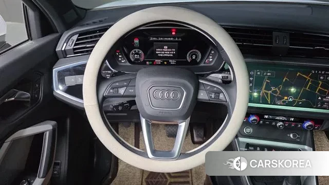 Audi Q3 (F3) 2023 Белый из Кореи, фото 5