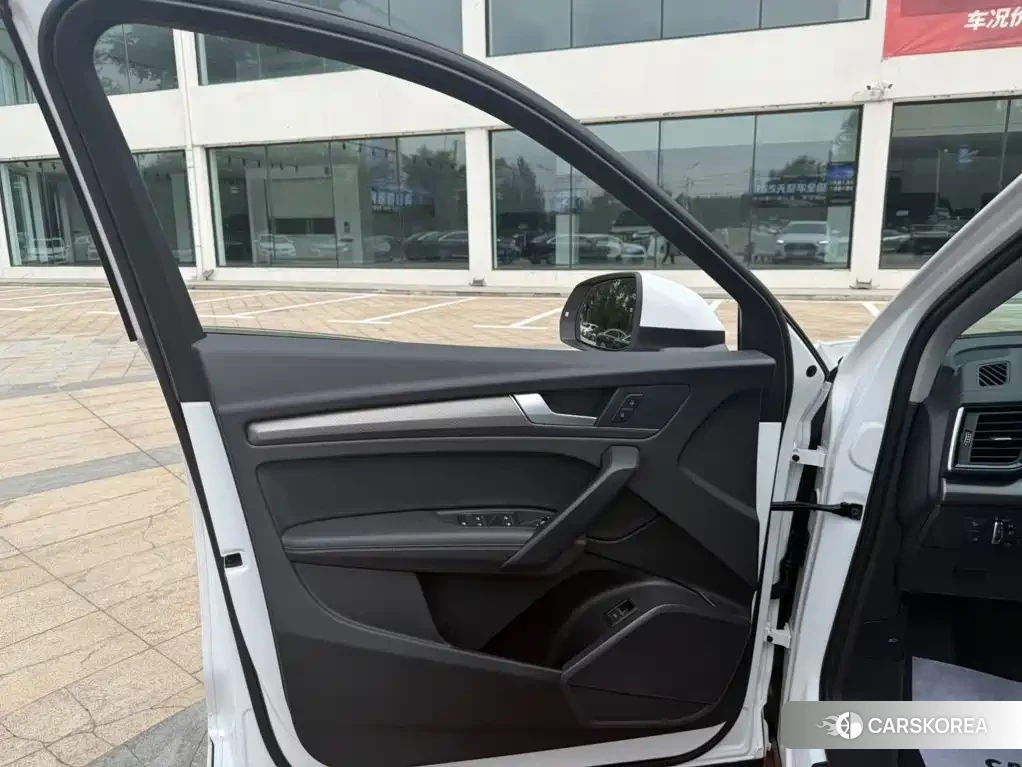 Audi Q5L 2022 Белый из Китая, фото 5