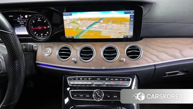 Mercedes-Benz E-Class W213 2018 Белый из Кореи, фото 5