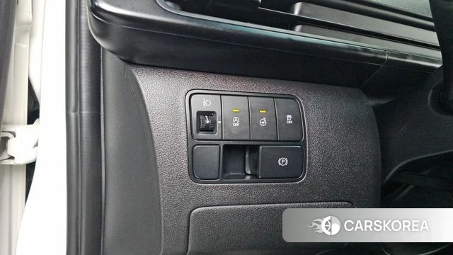 Hyundai Staria 2022 Белый из Кореи, фото 5