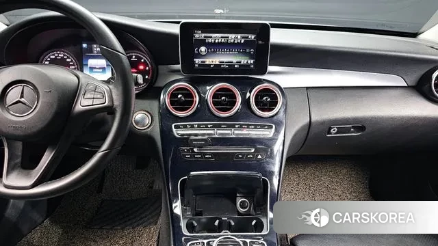 Mercedes-Benz C-Class W205 2018 Белый из Кореи, фото 5