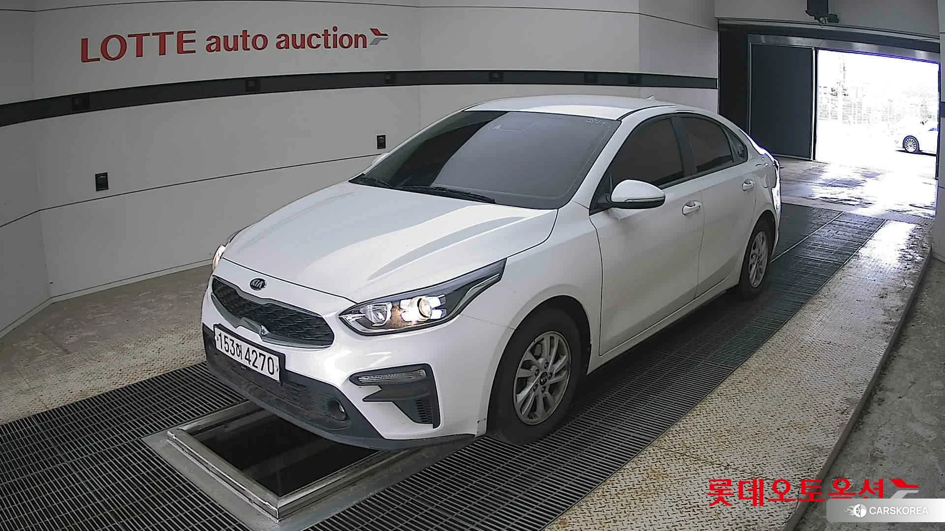Kia K3 2021 Snow White Pearl из Кореи, фото 5