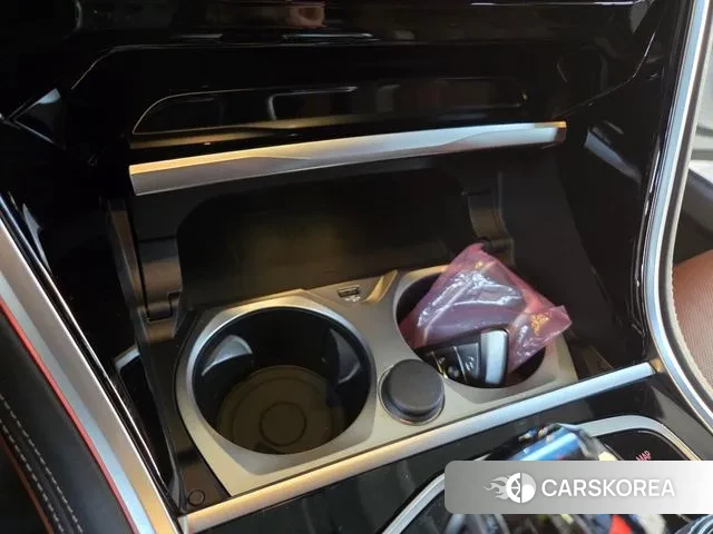 BMW 8 Series (G15) 2023 Белый из Кореи, фото 5