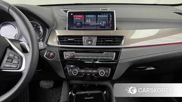 BMW X1 (F48) 2021 Черный из Кореи, фото 5