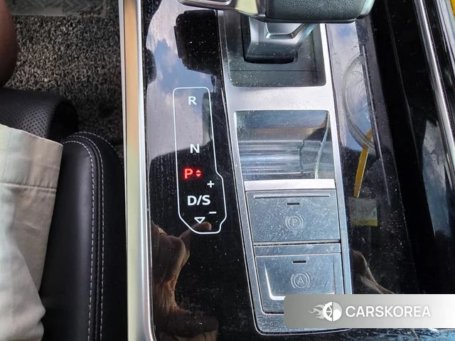 Audi Q8 (4M) 2021 Белый из Кореи, фото 5