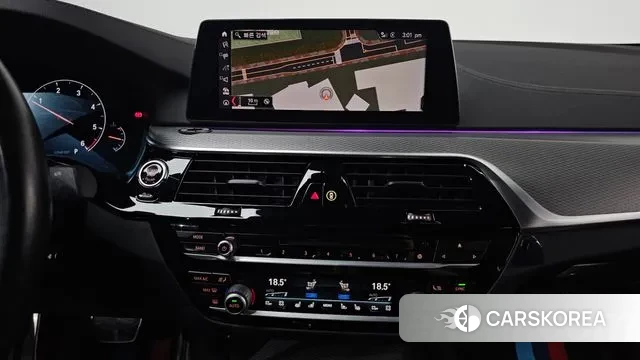 BMW 5 Series (G30) 2019 Цвет галактики из Кореи, фото 5