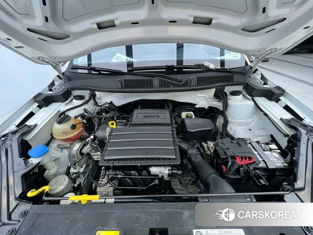 Skoda Komick 2023 Белый из Китая, фото 5