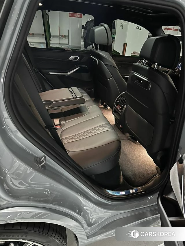 BMW X5 (G05) 2025 Светло-серебряный цвет из Кореи, фото 5