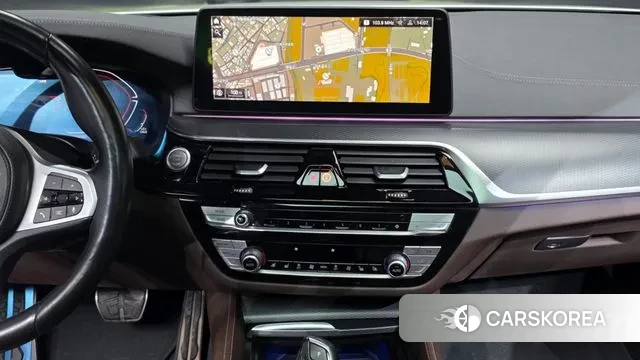 BMW 5 Series (G30) 2021 Белый из Кореи, фото 5