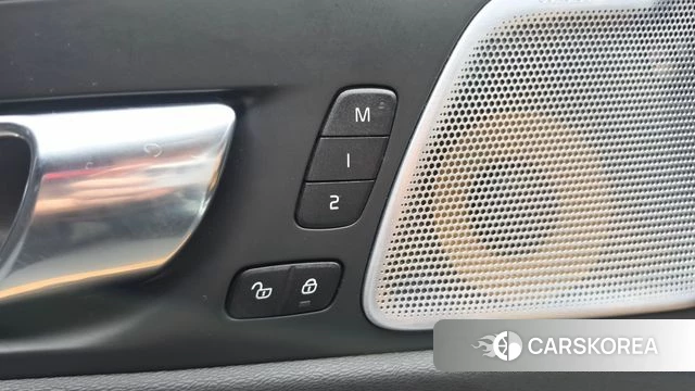 Volvo XC60 second Generation 2019 Белый из Кореи, фото 5