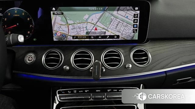 Mercedes-Benz E-Class W213 2022 Белый из Кореи, фото 5