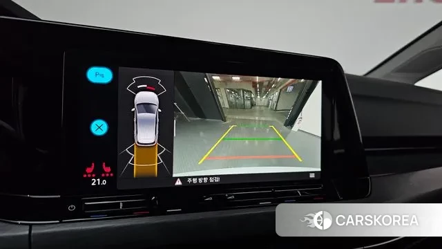 Volkswagen Golf 8th Generation 2022 Белый из Кореи, фото 5