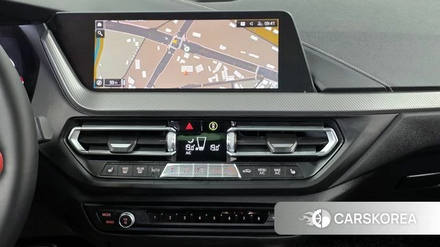 BMW 1 Series (F40) 2021 Черный из Кореи, фото 5