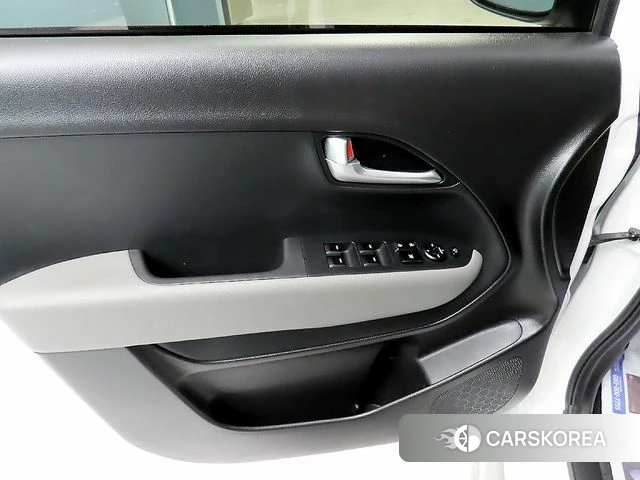 Kia The New Kia Ray 2023 Белый из Кореи, фото 5