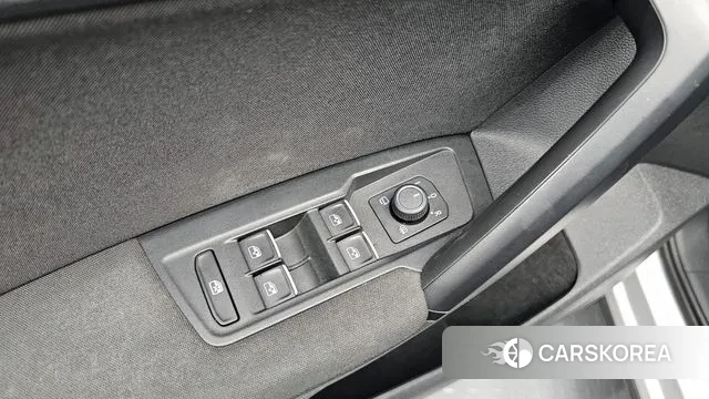 Volkswagen Tiguan second Generation 2018 Серебряный из Кореи, фото 5