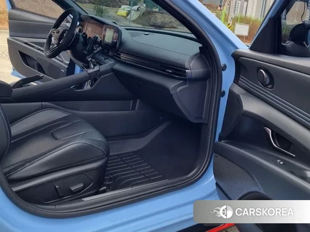 Hyundai Avante (CN7) 2022 Небесно-голубой из Кореи, фото 5