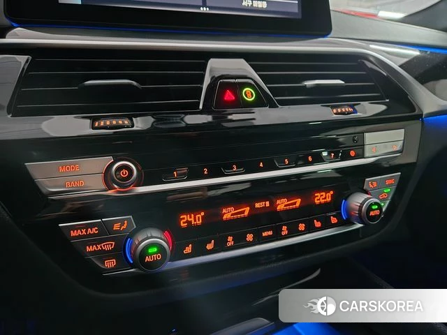 BMW 5 Series (G30) 2020 Белый из Кореи, фото 5