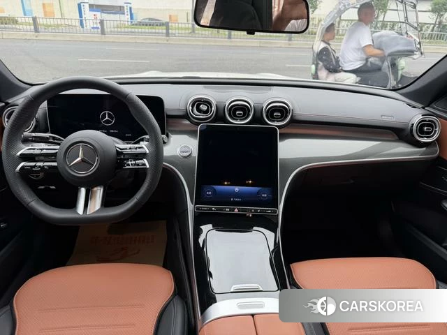 Mercedes-Benz Class C 2025 Белый из Китая, фото 5