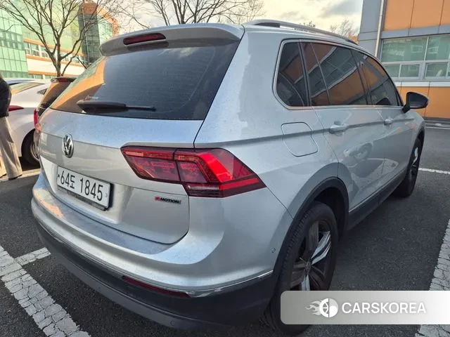 Volkswagen Tiguan second Generation 2018 Серебряный из Кореи, фото 5