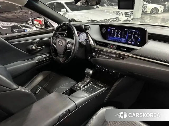 Lexus ES300h 7th generation 2018 Серебряный из Кореи, фото 5