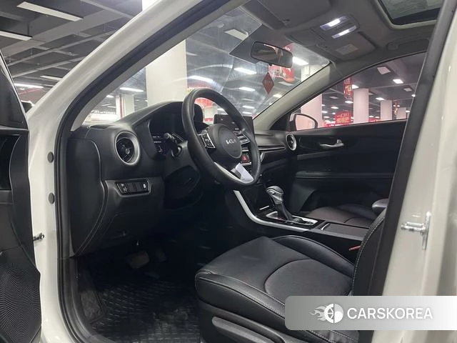 Kia K3 2021 Белый из Китая, фото 5