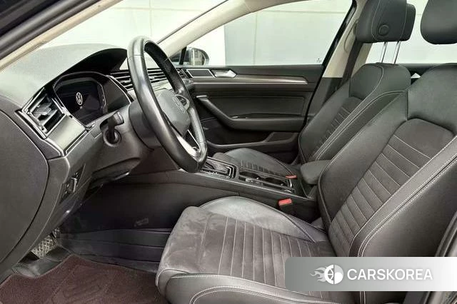 Volkswagen Magotan 2022 Черный из Китая, фото 5