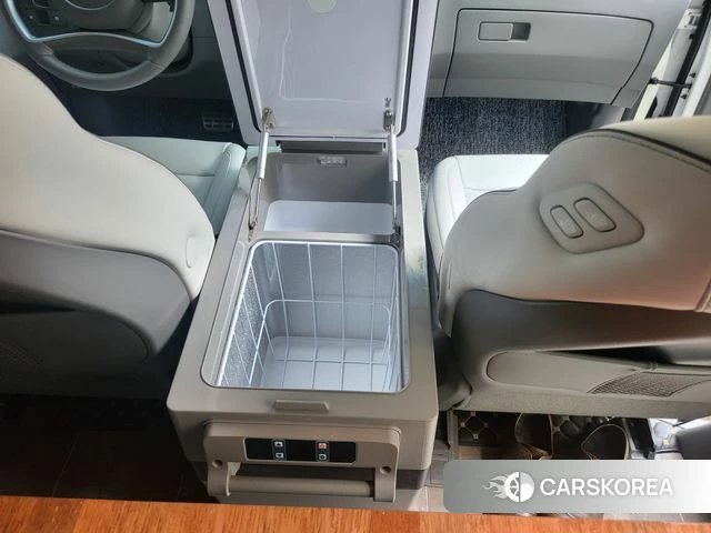 Hyundai Staria 2025 Белый из Кореи, фото 5