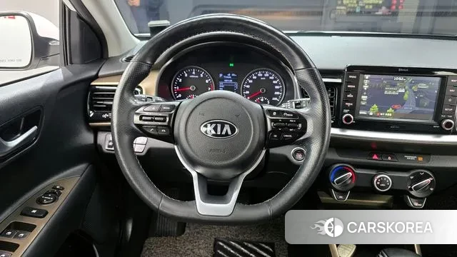 Kia Stonic 2018 Белый из Кореи, фото 5
