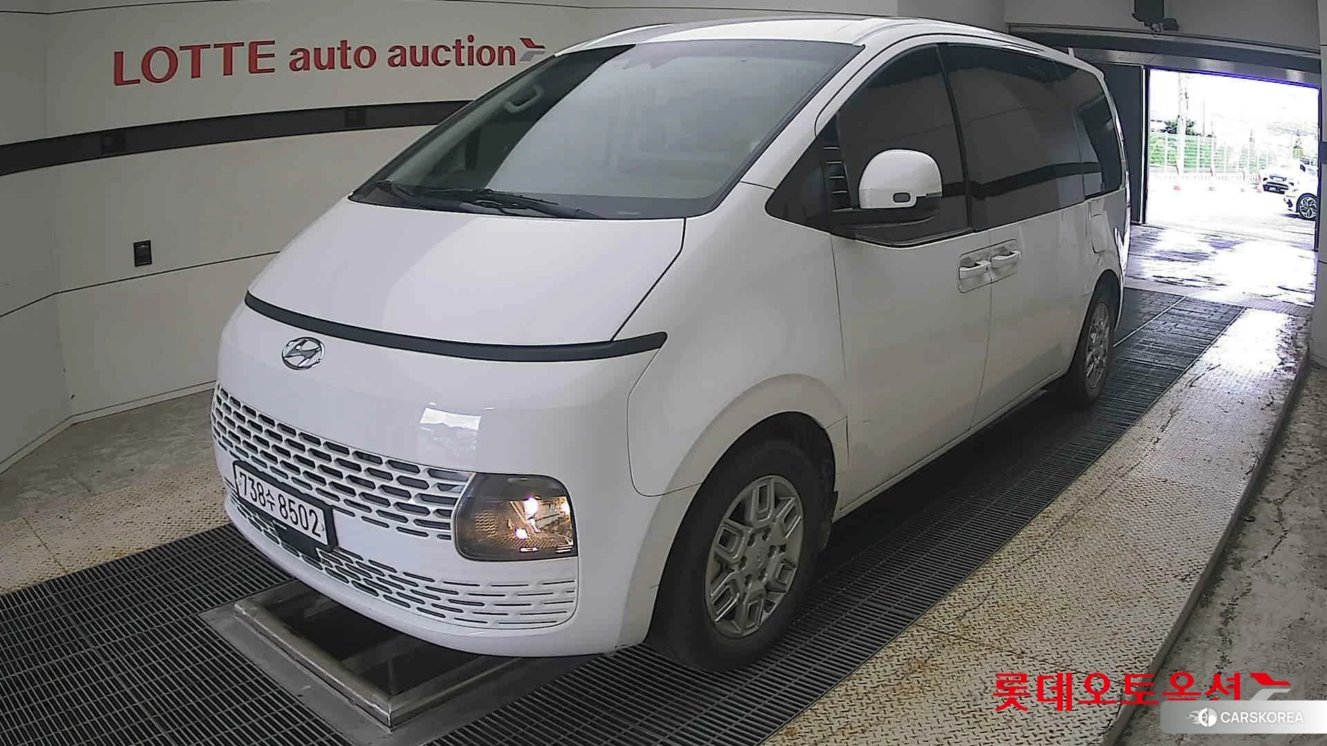 Hyundai Staria 2023 Белый из Кореи, фото 5