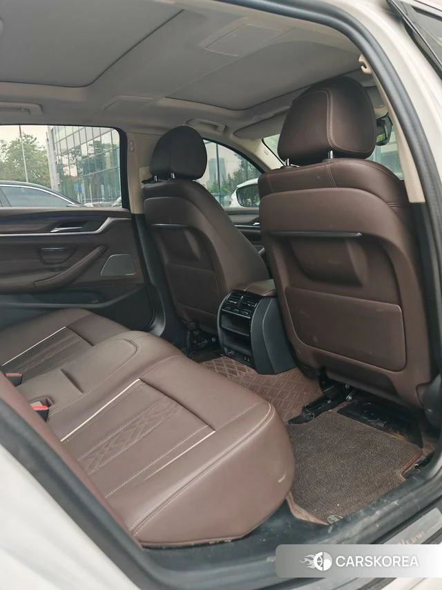 BMW 5 series 2024 Белый из Китая, фото 5