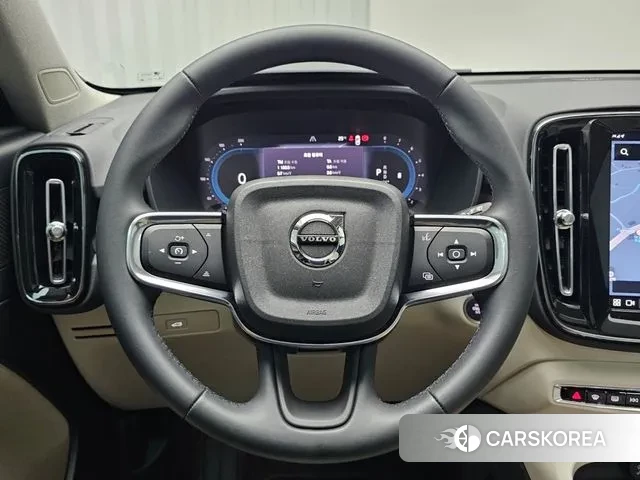 Volvo XC40 2025 Белый из Кореи, фото 5