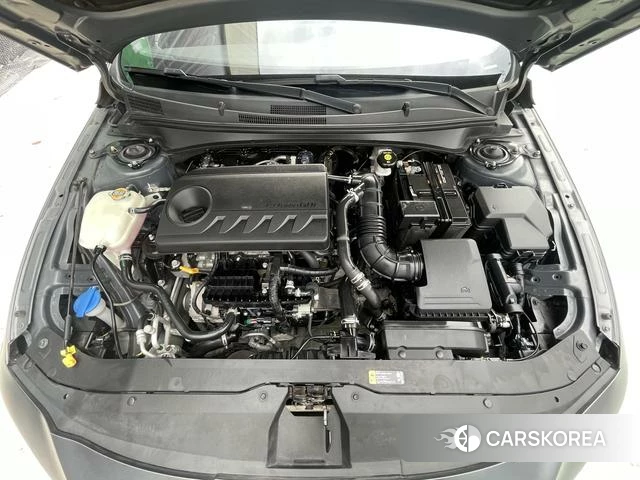 Hyundai Elantra 2023 Темно-серый из Китая, фото 5
