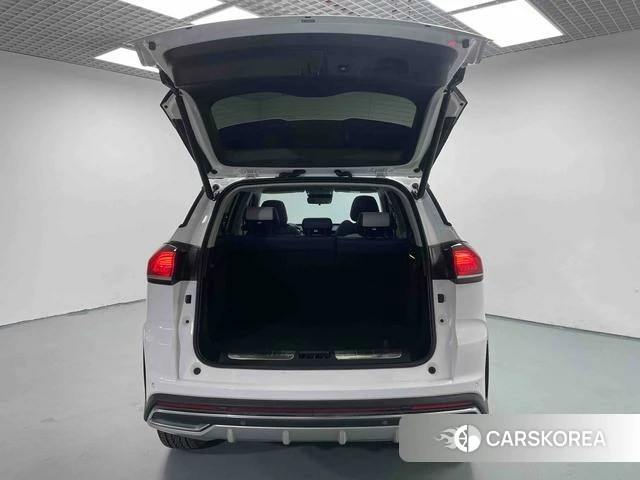 Geely Automobile Boyue 2022 Белый из Китая, фото 5