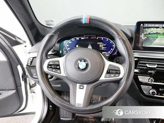 BMW 5 Series (G30) 2023 Белый из Кореи, фото 5