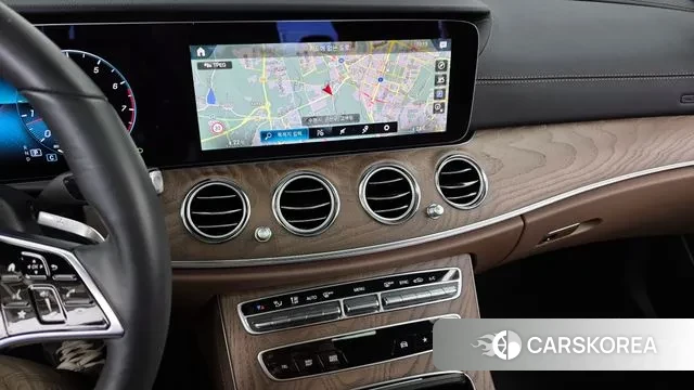 Mercedes-Benz E-Class W213 2023 Белый из Кореи, фото 5