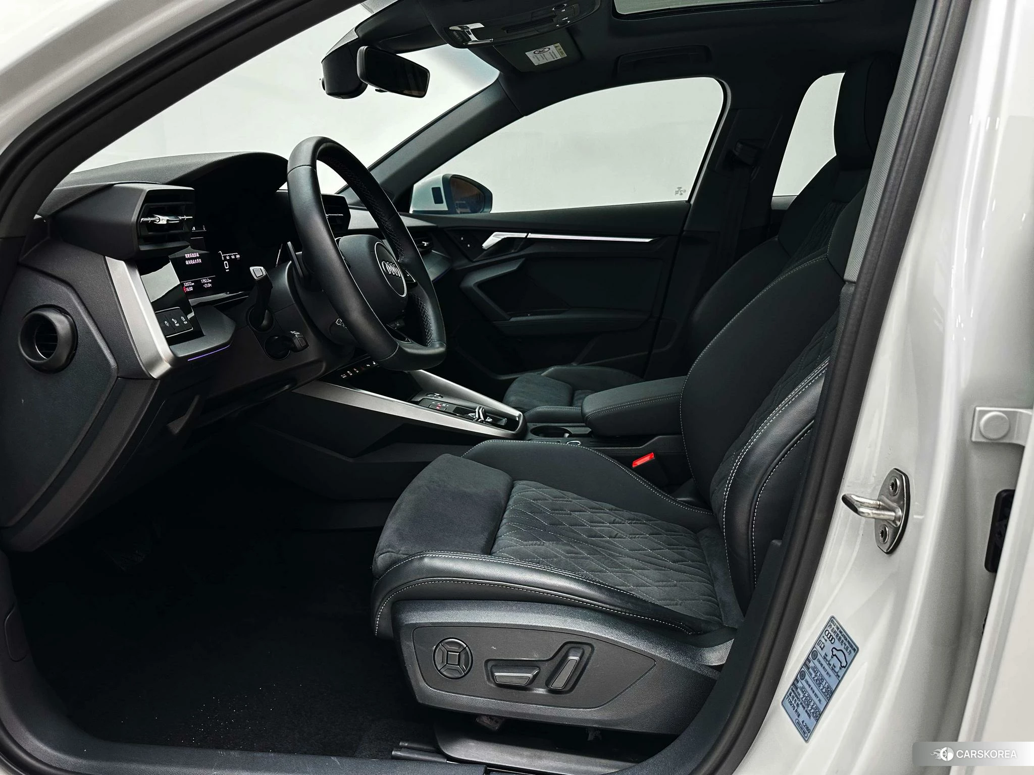 Audi A3 2023 Белый из Китая, фото 5