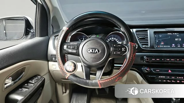 Kia The New Carnival 2018 Серебряный из Кореи, фото 5