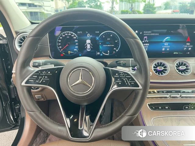 Mercedes-Benz E-class 2022 Черный из Китая, фото 5