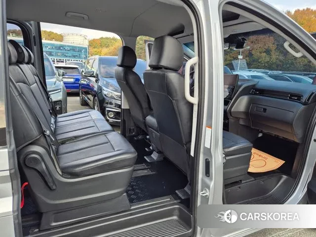 Hyundai Staria 2023 Серебристо-серый из Кореи, фото 5