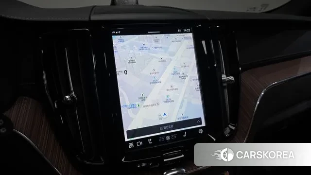 Volvo XC60 second Generation 2023 Белый из Кореи, фото 5