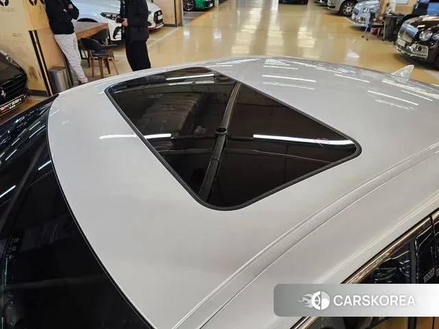 Lexus ES300h 7th generation 2025 Белый из Кореи, фото 5
