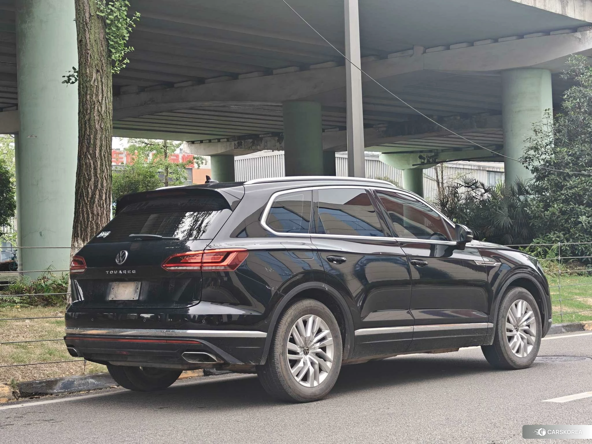 Volkswagen Touareg 2020 Черный из Китая, фото 5