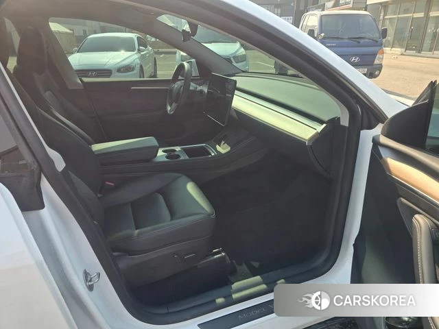 Tesla Model Y 2024 Белый из Кореи, фото 5