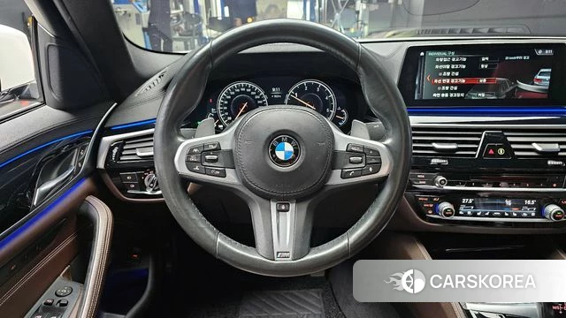 BMW 5 Series (G30) 2018 Белый из Кореи, фото 5