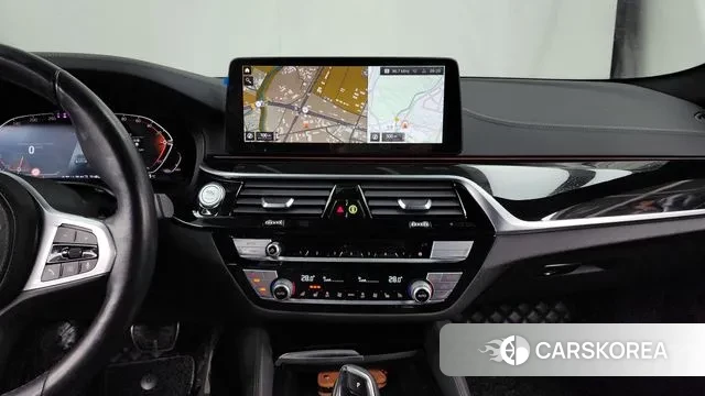 BMW 5 Series (G30) 2021 Белый из Кореи, фото 5