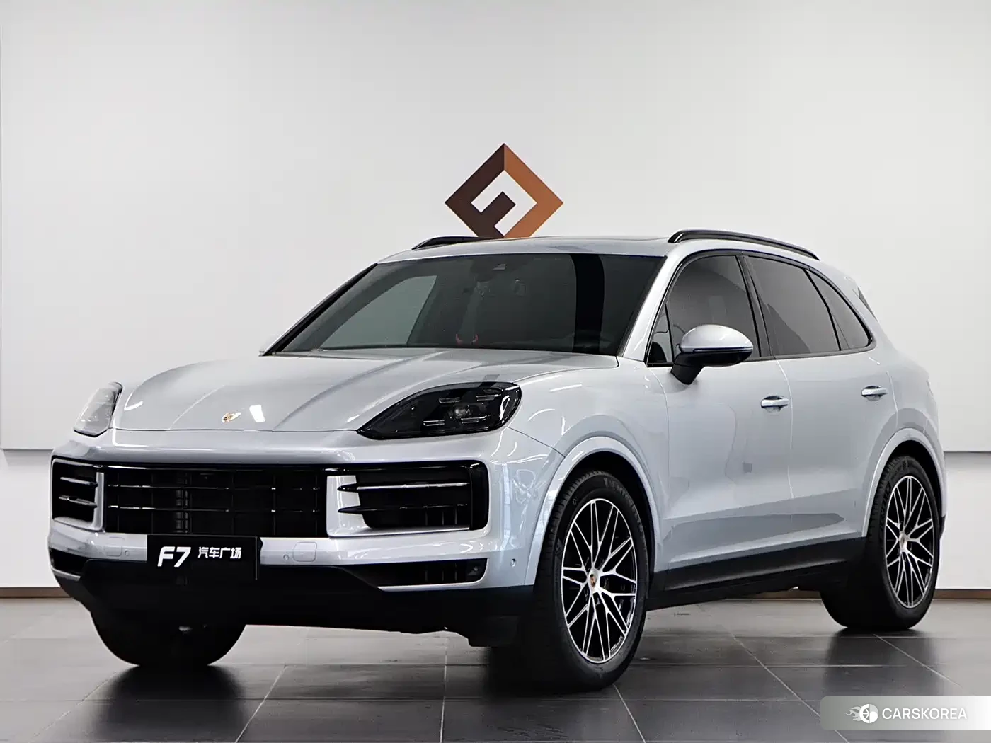 Porsche Cayenne 2025 Silver/gray из Китая, фото 5